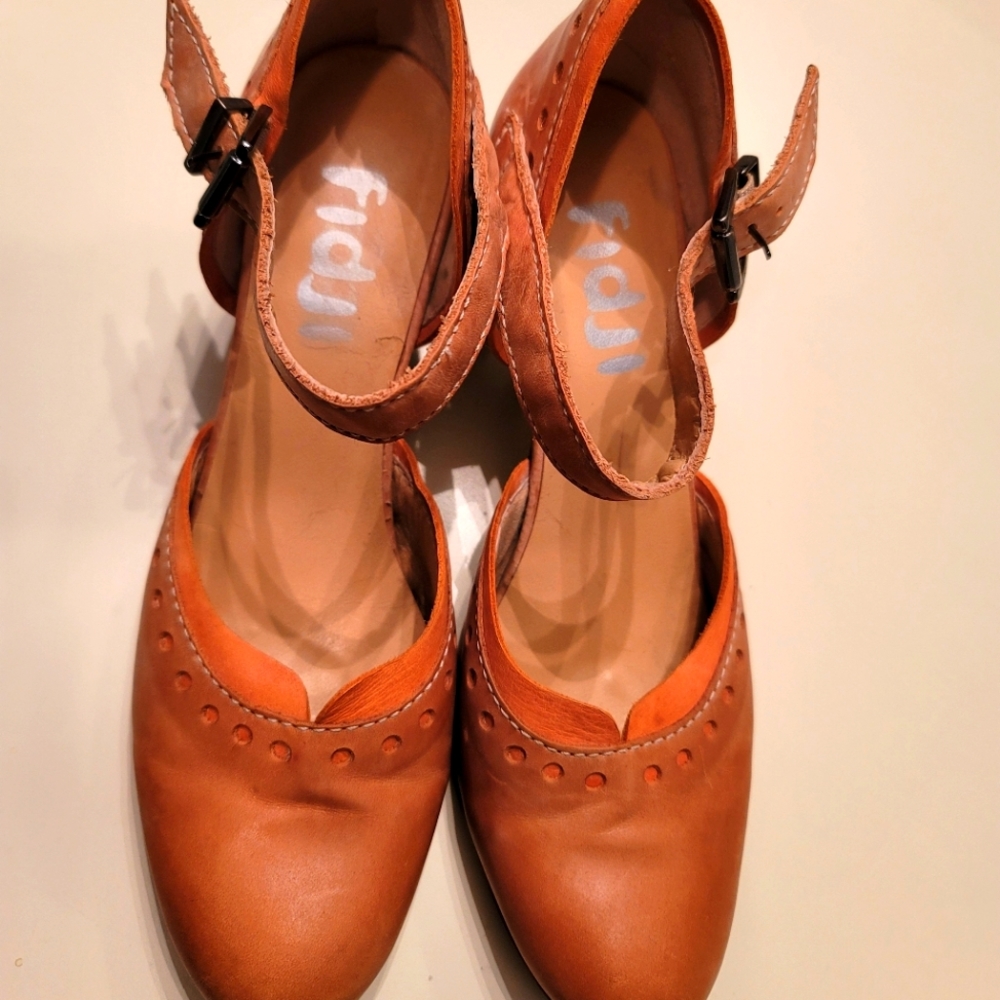 Mary Jane Fidji Heels - Picture 2 of 6